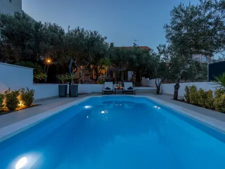 Location maison à Hvar Stari Grad, Geräumiges Ferienhaus mit Terrasse und Garten