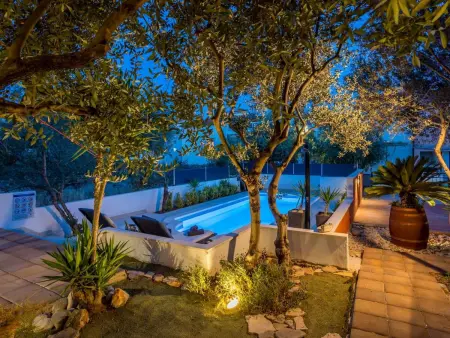 Geräumiges Ferienhaus mit Terrasse und Garten, Maison 2 personnes à Hvar Stari Grad - Photo 1