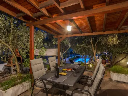 Geräumiges Ferienhaus mit Terrasse und Garten, Maison 2 personnes à Hvar Stari Grad - Photo 3