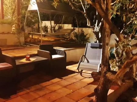 Geräumiges Ferienhaus mit Terrasse und Garten, Maison 2 personnes à Hvar Stari Grad - Photo 35