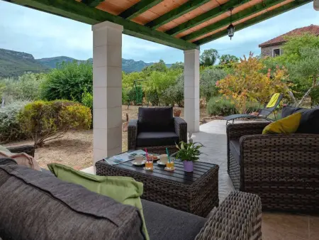 Villa Sunshine à Jelsa : 3 chambres, jardin et terrasse : photo 2