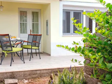 Villa Sunshine à Jelsa : 3 chambres, jardin et terrasse : photo 4