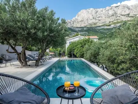 Villa Natura, maison 6 pers. avec piscine privée à Bast