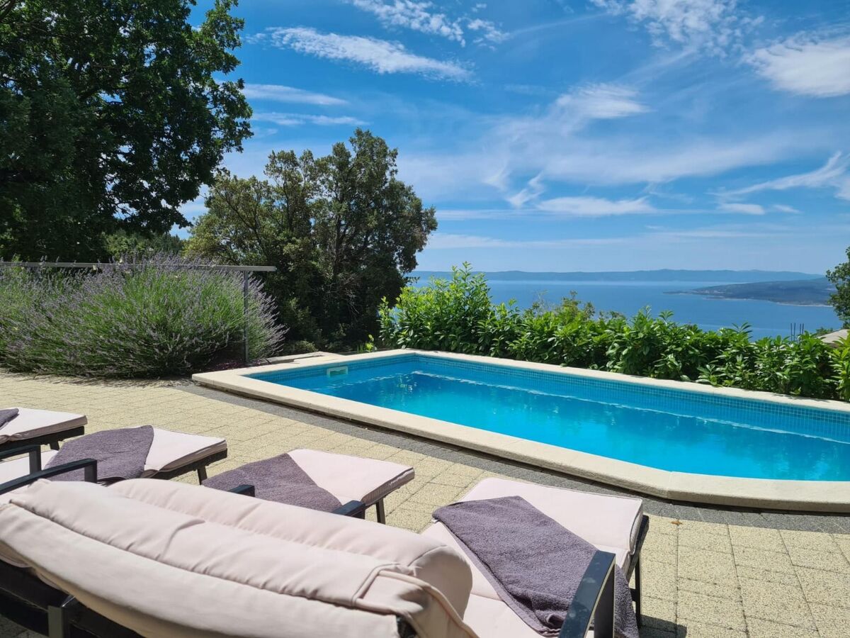 Jure – Maison 5 chambres avec piscine privée à Bast - Photo 3