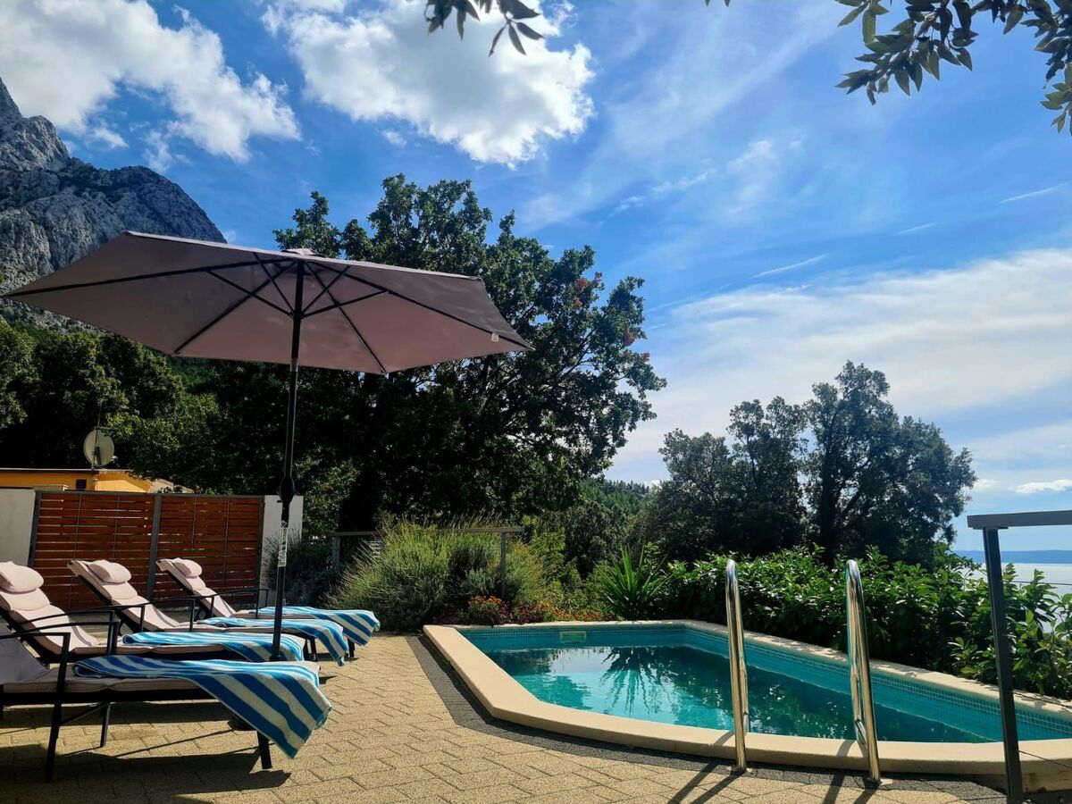 Jure – Maison 5 chambres avec piscine privée à Bast - Photo 7