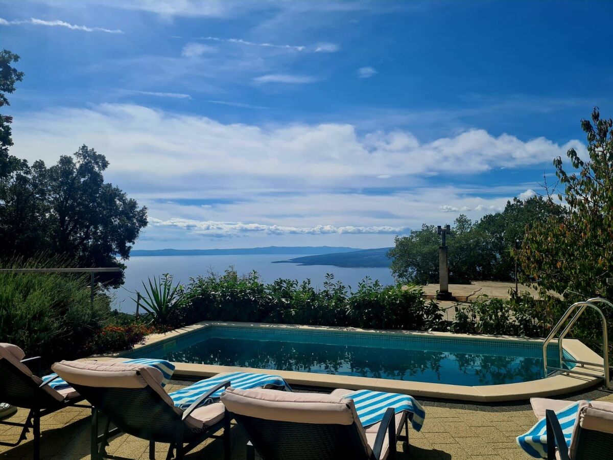 Jure – Maison 5 chambres avec piscine privée à Bast - Photo 8