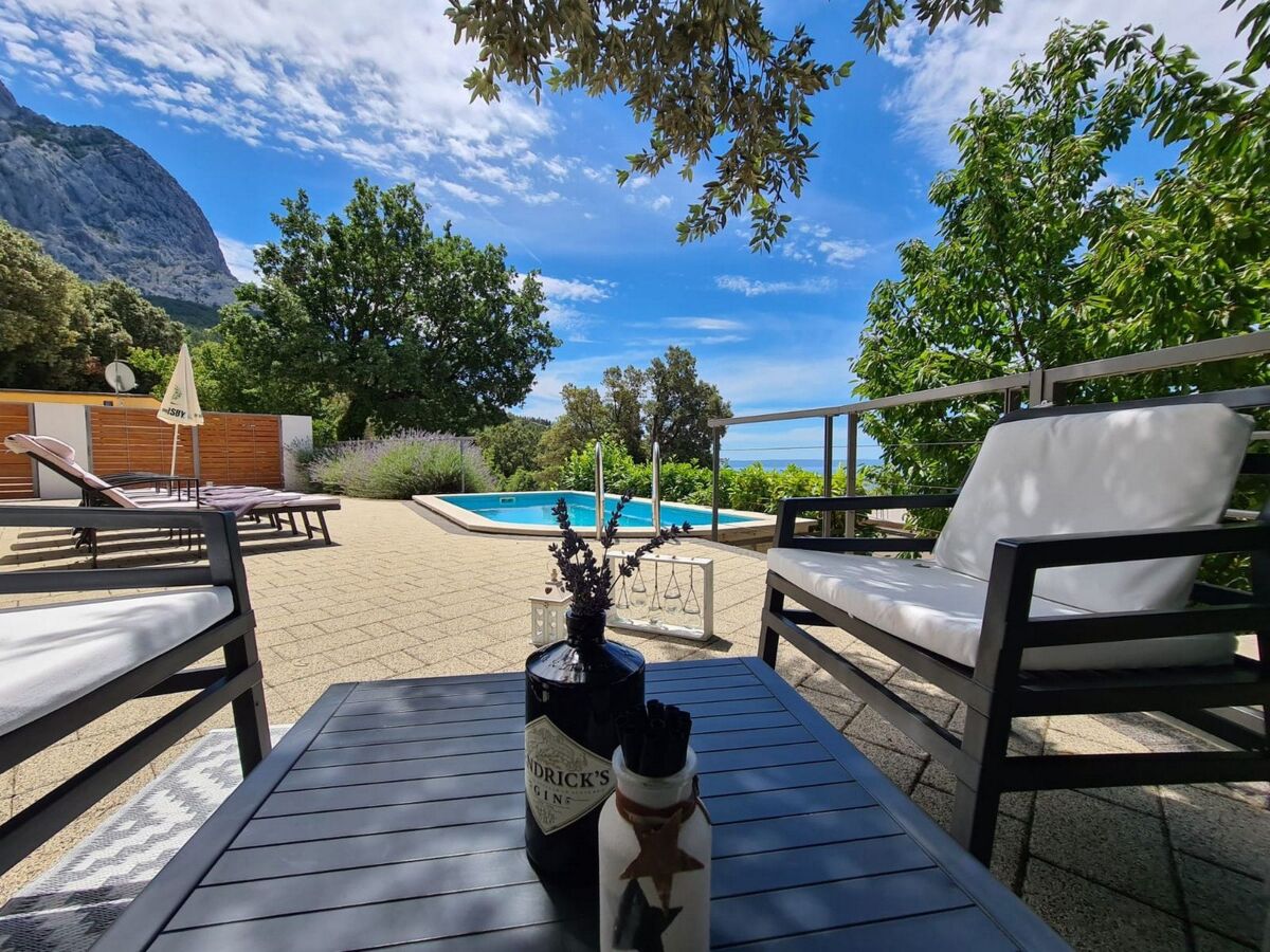 Jure – Maison 5 chambres avec piscine privée à Bast - Photo 9