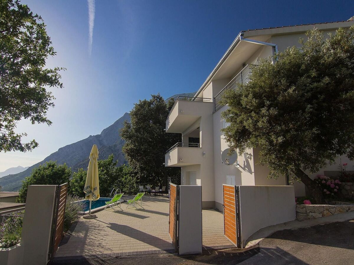 Jure – Maison 5 chambres avec piscine privée à Bast - Photo 12