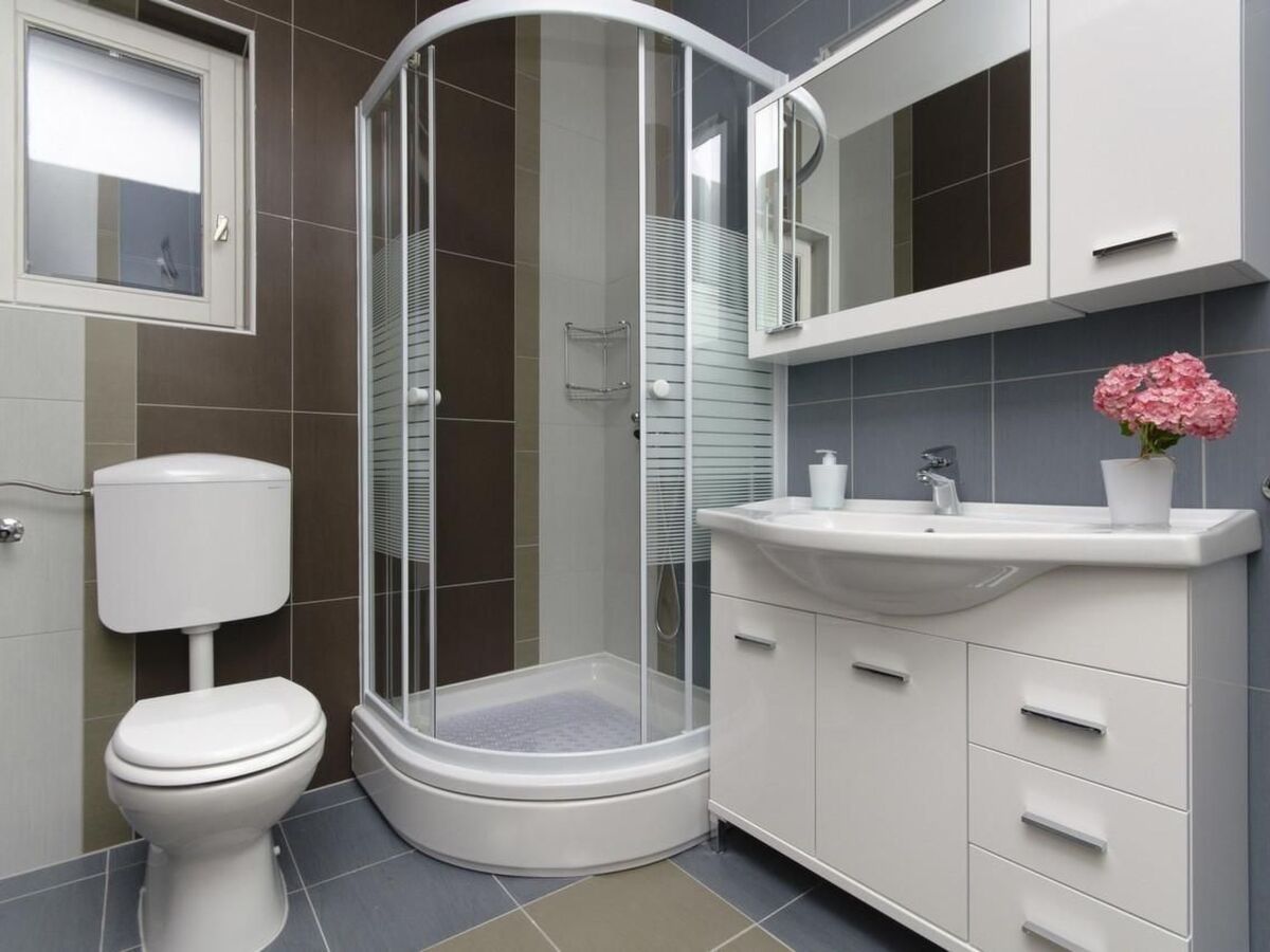 Jure – Maison 5 chambres avec piscine privée à Bast - Photo 22