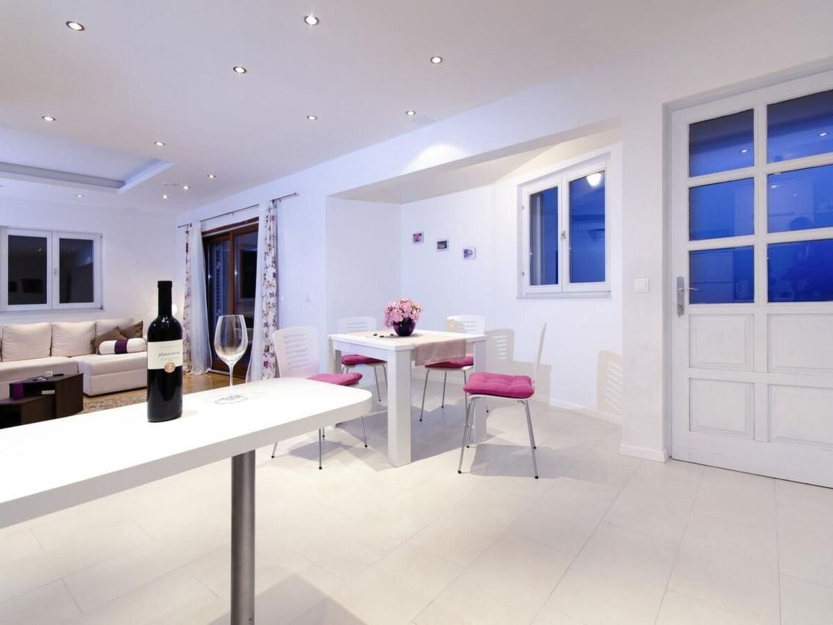Jure – Maison 5 chambres avec piscine privée à Bast - Photo 24