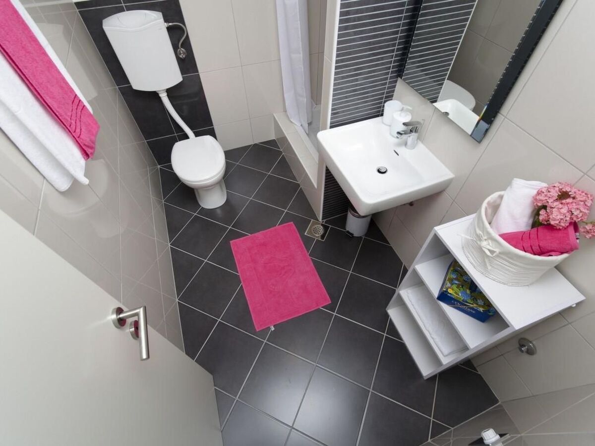 Jure – Maison 5 chambres avec piscine privée à Bast - Photo 32