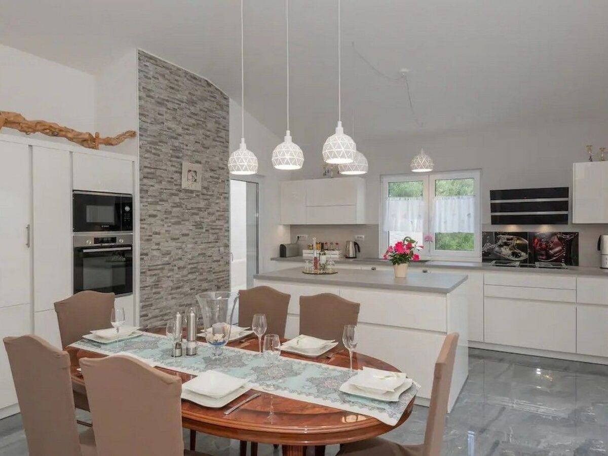 Villa Mira Mel à Makarska : maison 10 pers, piscine privée - Photo 11