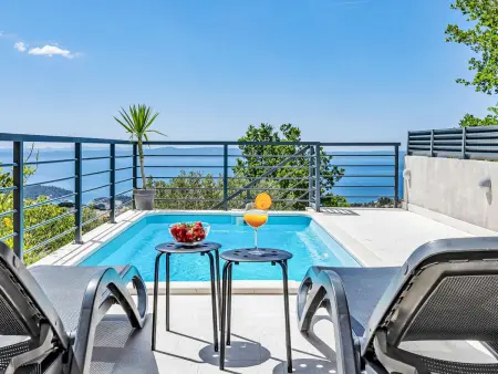 Villa Marina à Makarska : maison 3 chambres avec piscine chauffée