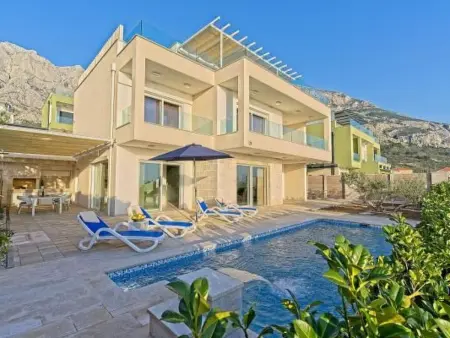 Villa Ulika : maison 3 chambres avec piscine chauffée