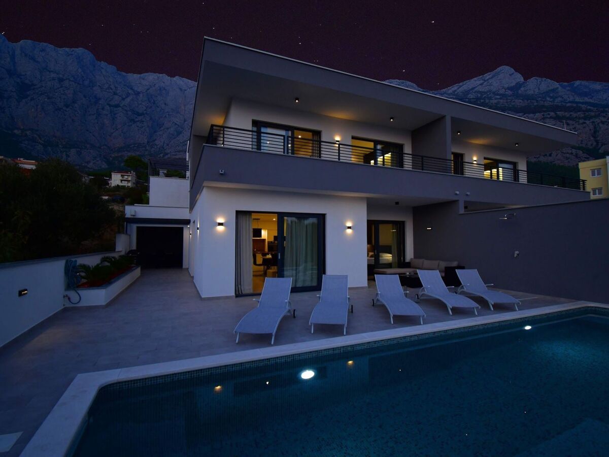 Villa Zoran – Maison 9 pers, piscine chauffée à Makarska - Photo 3