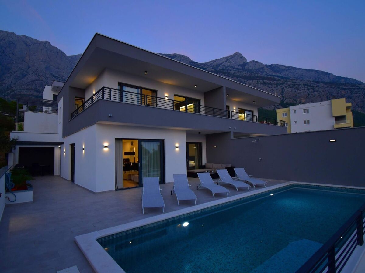Villa Zoran – Maison 9 pers, piscine chauffée à Makarska - Photo 4