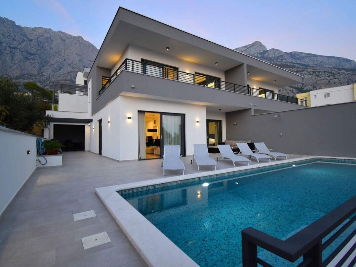 Villa Zoran – Maison 9 pers, piscine chauffée à Makarska - Photo 5
