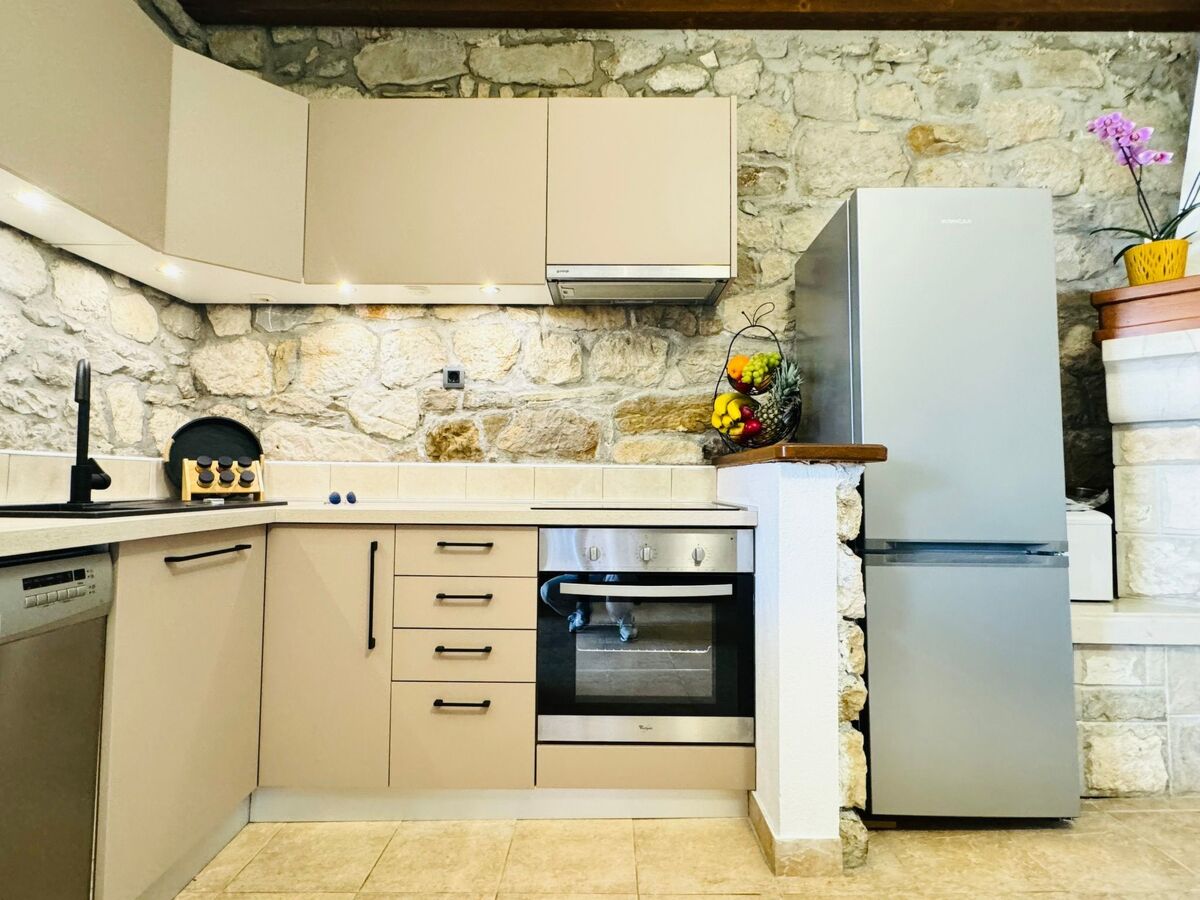 Haus Prezenca – Maison avec piscine chauffée à Makarska - Photo 26