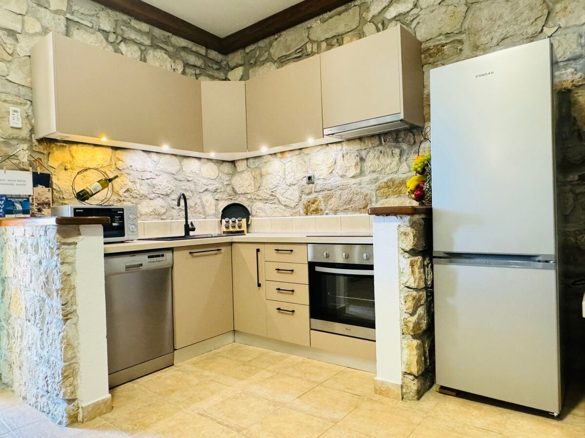 Haus Prezenca – Maison avec piscine chauffée à Makarska - Photo 28