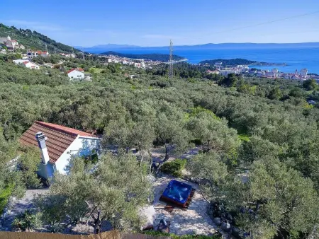 Maison Dora à Makarska avec jacuzzi et jardin : photo 5