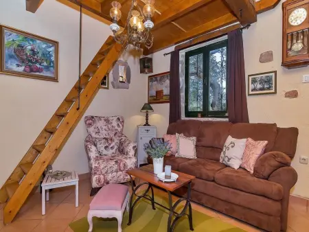 Maison Dora à Makarska avec jacuzzi et jardin : photo 15