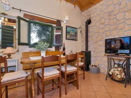 Maison Dora à Makarska avec jacuzzi et jardin : photo 25