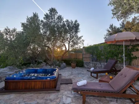 Maison Dora à Makarska avec jacuzzi et jardin : photo 27