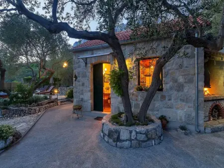 Maison Dora à Makarska avec jacuzzi et jardin : photo 30
