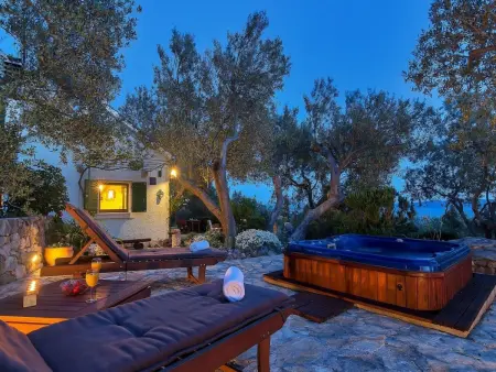 Maison Dora à Makarska avec jacuzzi et jardin : photo 31