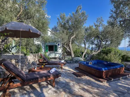 Maison Dora à Makarska avec jacuzzi et jardin : photo 33