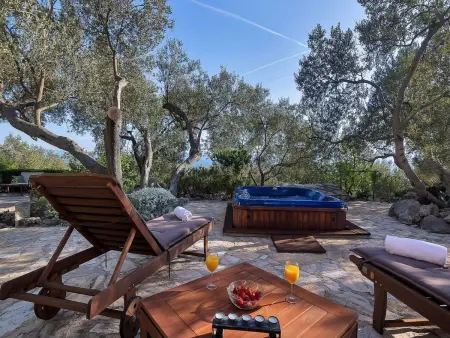 Maison Dora à Makarska avec jacuzzi et jardin : photo 34