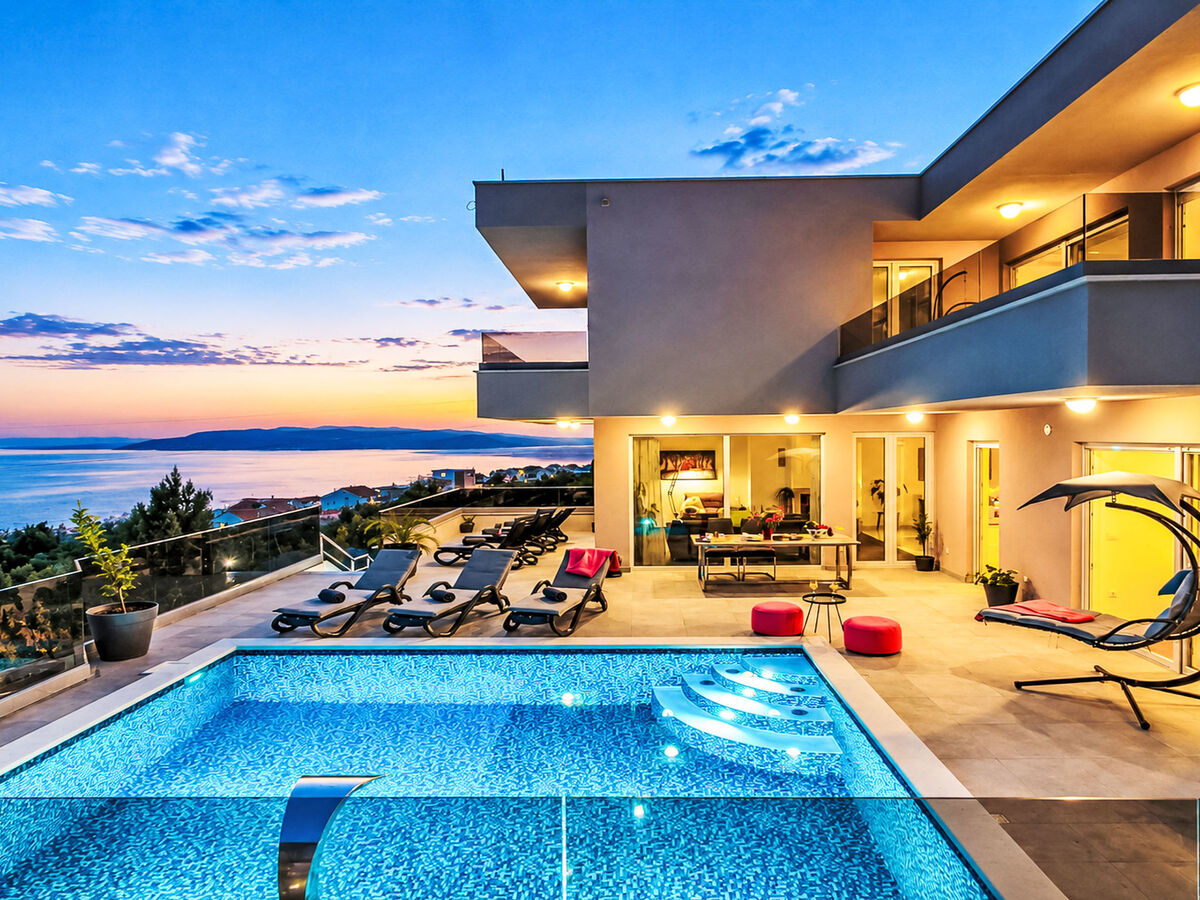 Villa Astra Makarska – 6 chambres, piscine chauffée - Photo 1
