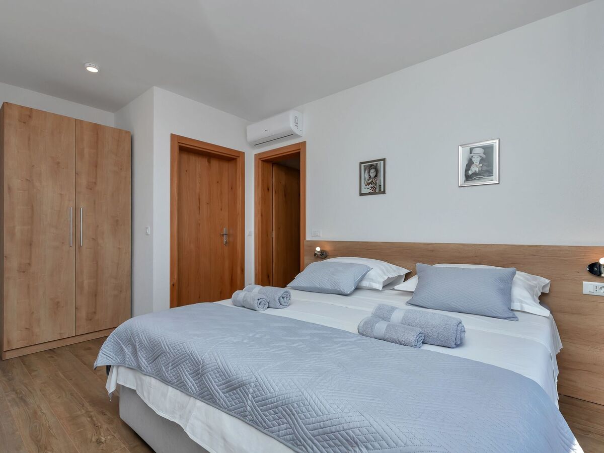 Villa moderne 3 chambres avec piscine chauffée à Makarska - Photo 32
