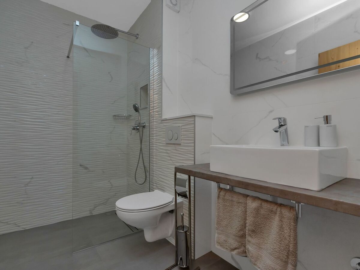 Villa moderne 3 chambres avec piscine chauffée à Makarska - Photo 33