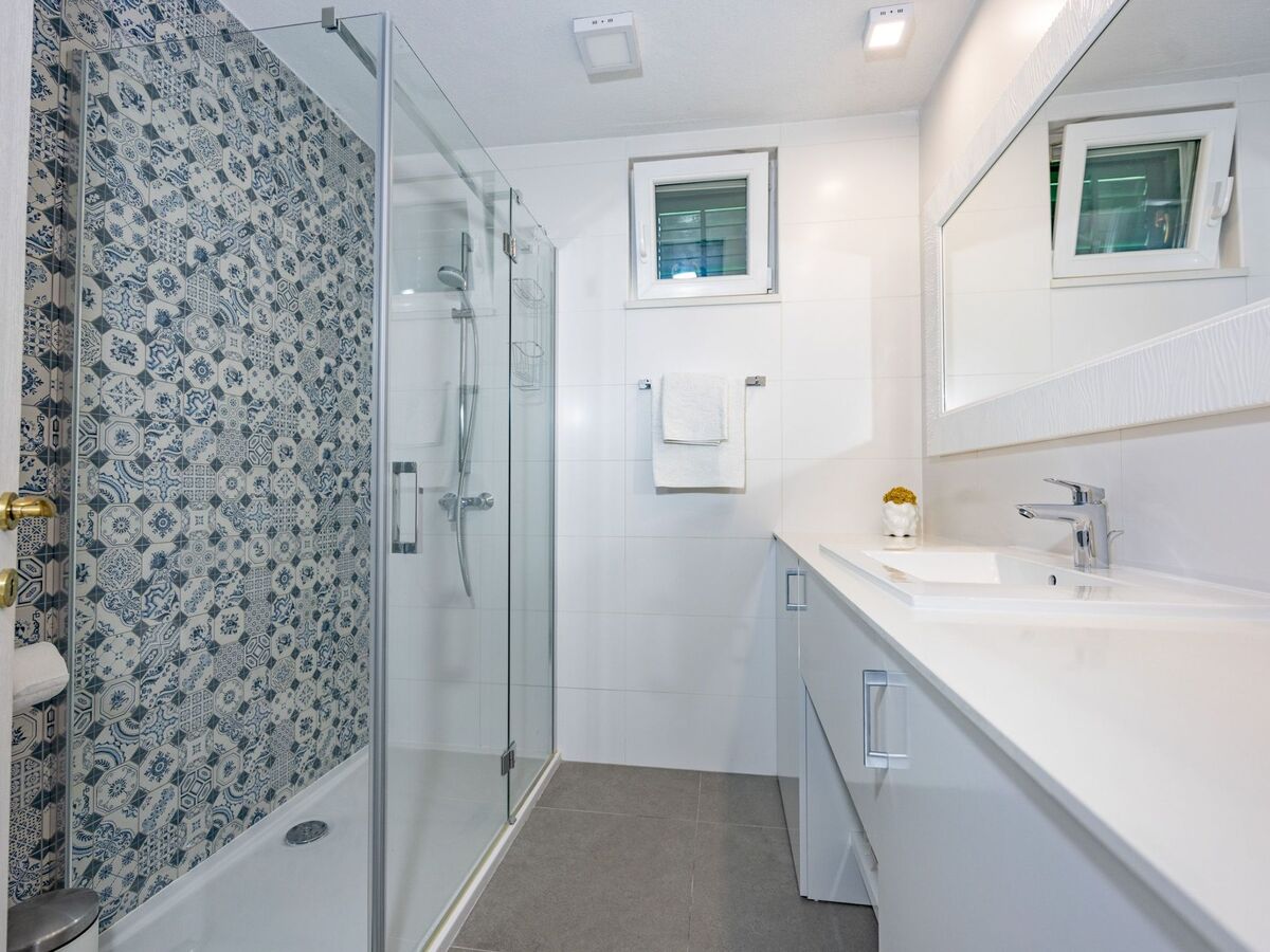 Haus Melita, maison avec piscine chauffée à Makarska - Photo 39