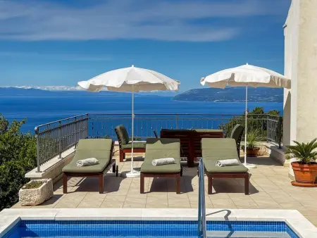 Haus Melita, maison avec piscine chauffée à Makarska