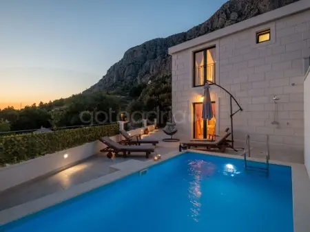 Villa Gabrielle à Makarska : maison 6 pers. piscine privée