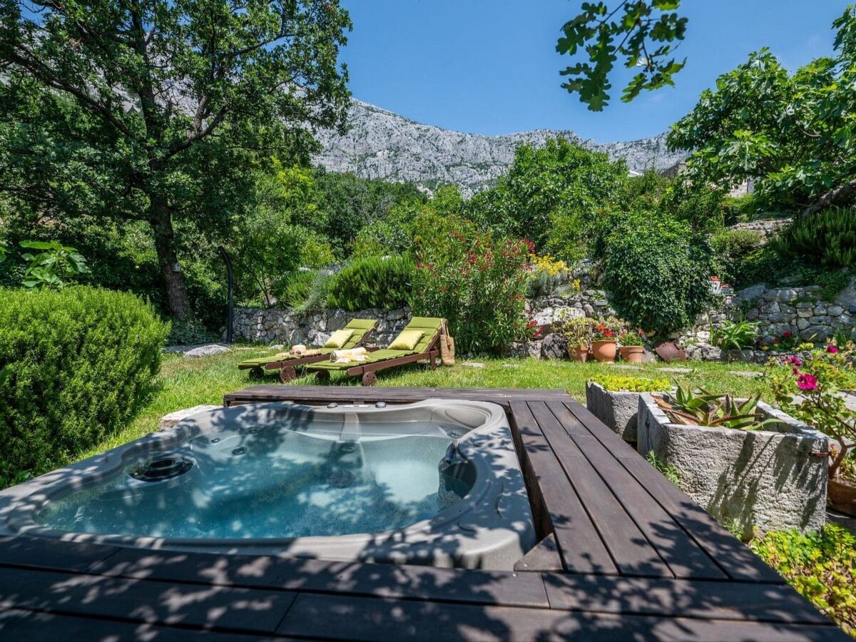 Maison Mendy à Tučepi avec jacuzzi et jardin - Photo 3