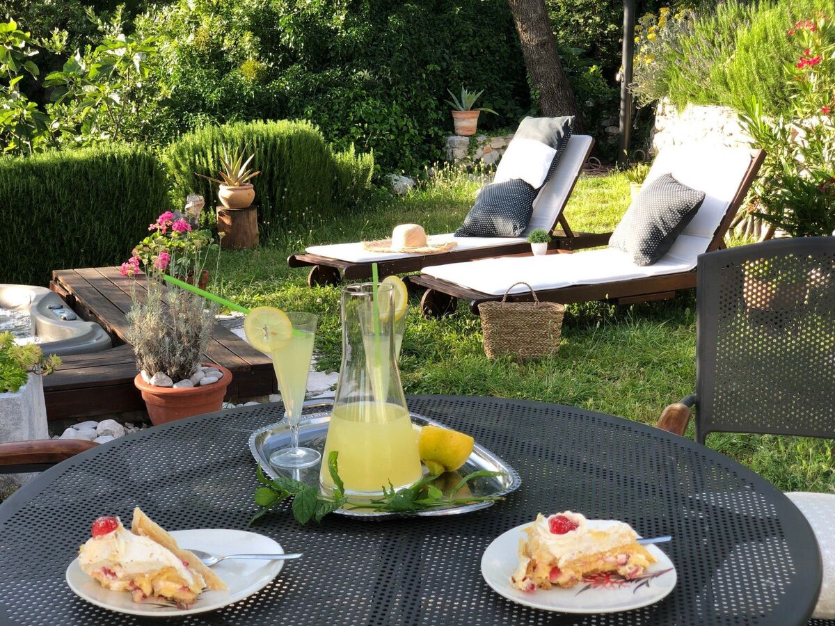 Maison Mendy à Tučepi avec jacuzzi et jardin - Photo 4
