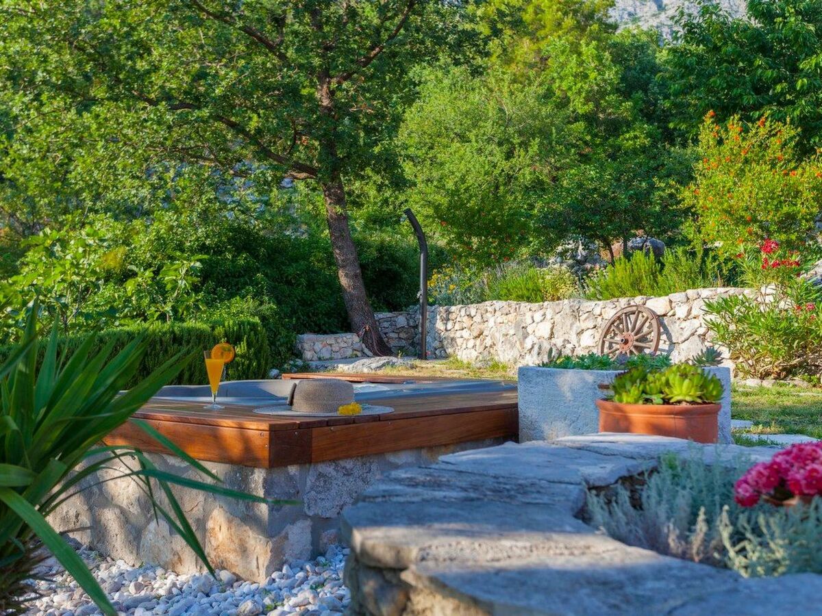 Maison Mendy à Tučepi avec jacuzzi et jardin - Photo 7