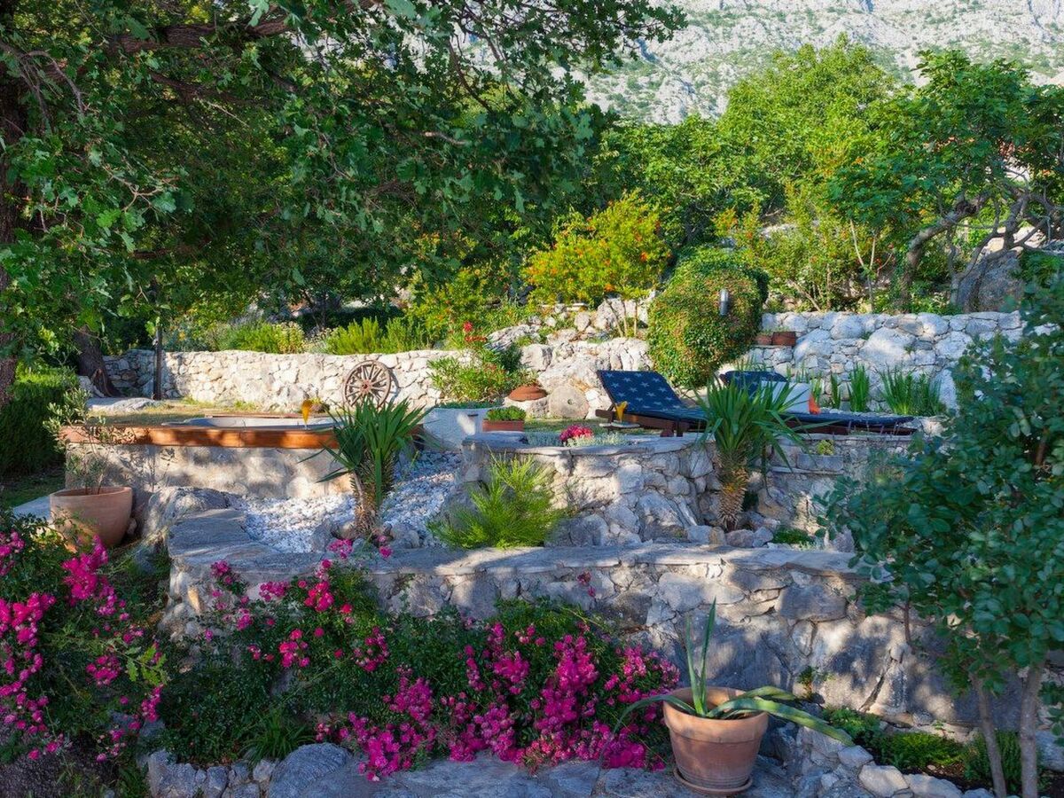 Maison Mendy à Tučepi avec jacuzzi et jardin - Photo 15
