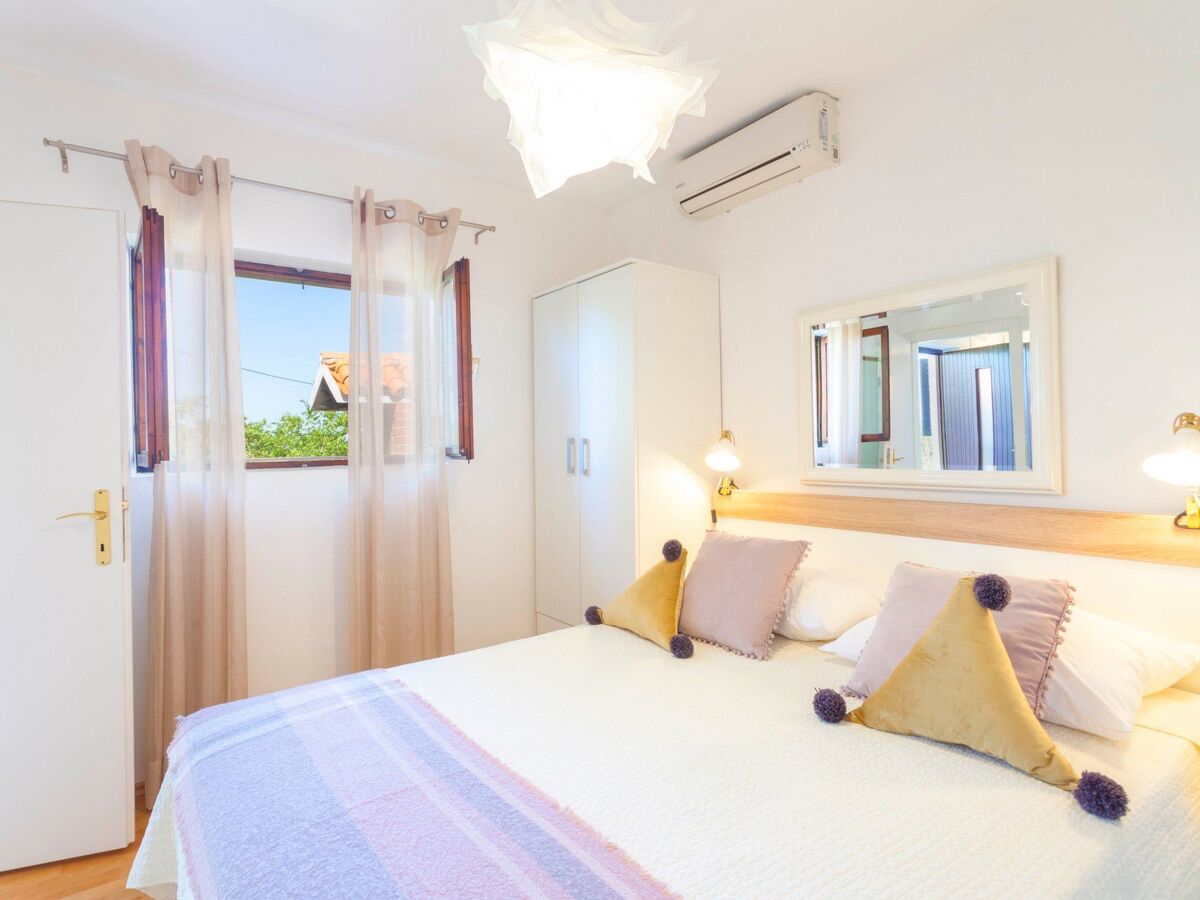 Maison Mendy à Tučepi avec jacuzzi et jardin - Photo 35