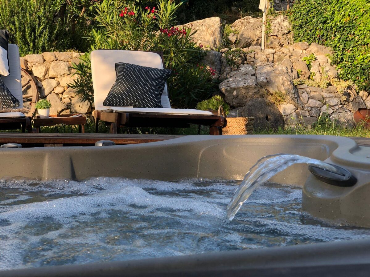 Maison Mendy à Tučepi avec jacuzzi et jardin - Photo 45