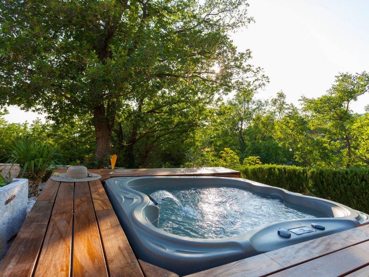 Maison Mendy à Tučepi avec jacuzzi et jardin - Photo 48