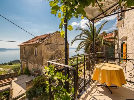 Maison en pierre avec vue sur la mer, Podgora