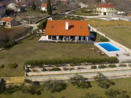 Villa Domus Dominica, piscine privée et terrasse à Donji Vinjani : photo 3