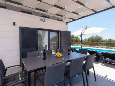 Villa Malsina – Maison 8 pers., piscine chauffée à 150 m de la mer : photo 6