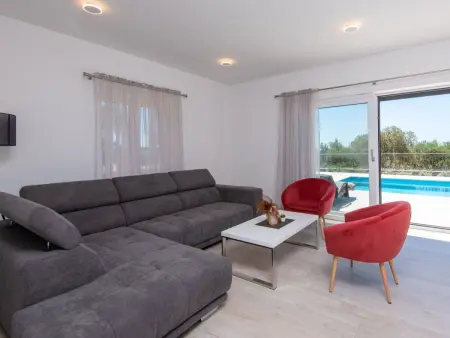 Villa Malsina – Maison 8 pers., piscine chauffée à 150 m de la mer : photo 11