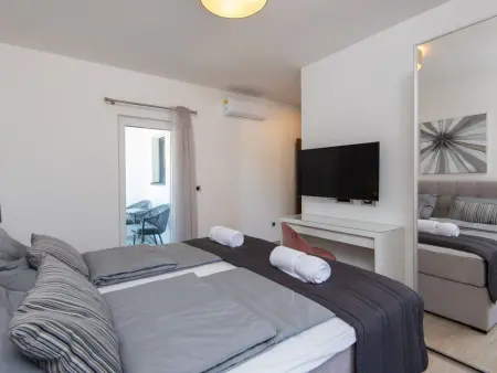 Villa Malsina – Maison 8 pers., piscine chauffée à 150 m de la mer : photo 14