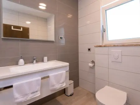 Villa Malsina – Maison 8 pers., piscine chauffée à 150 m de la mer : photo 20